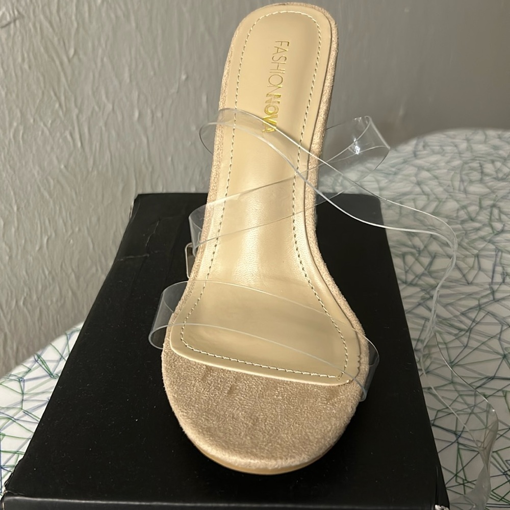 Brand new fresh out the box. Never worn.